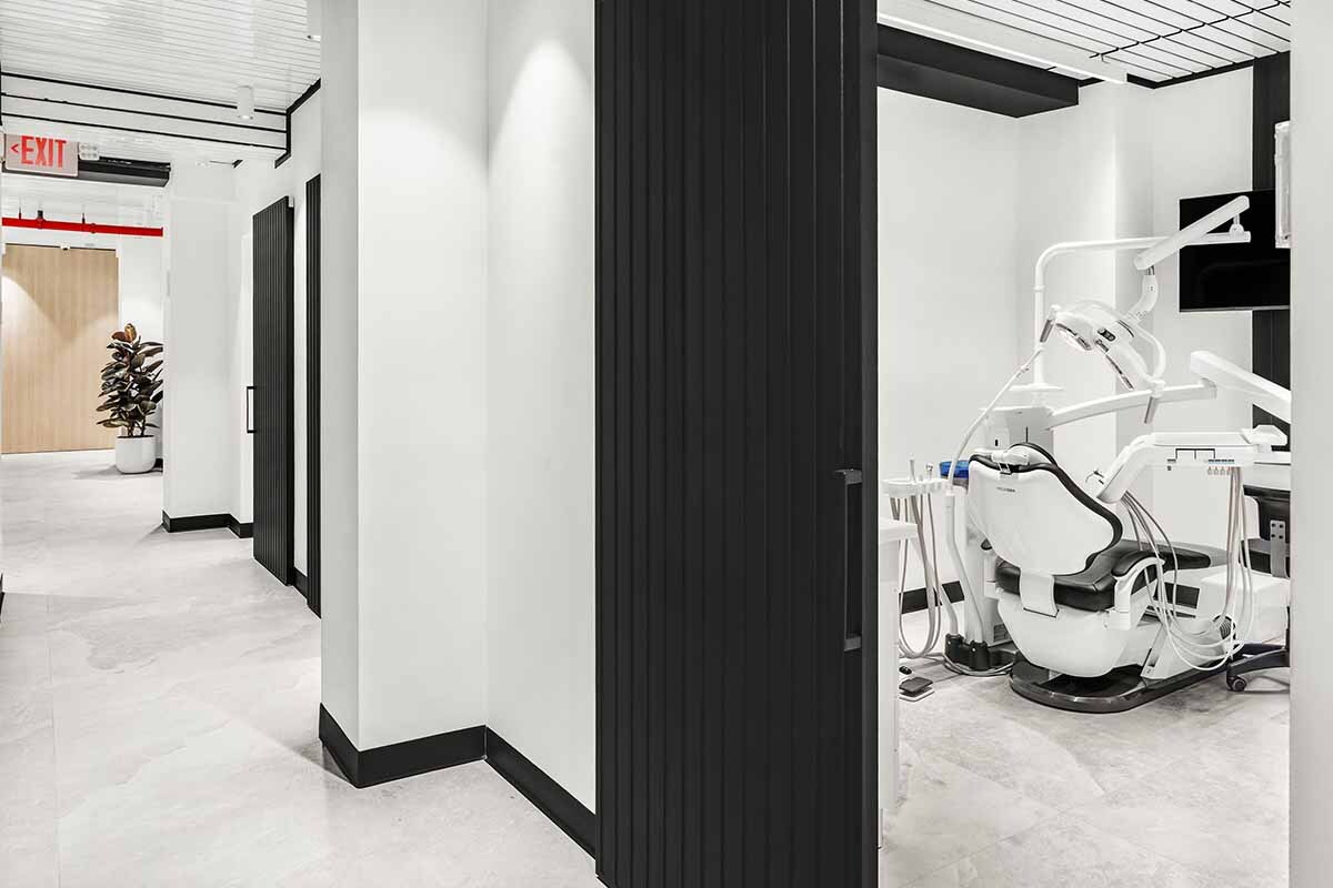 Comfortable waiting lounge at NYC Dentistry Center Midtown Manhattan dental office